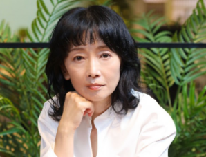 麻生祐未　50歳